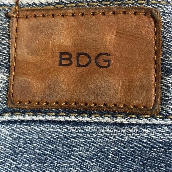 BDG URBAN OUTFITTERS Mid-Rise Breezy Button-Fly Jean Shorts - Size 25 - Picture 7 of 10